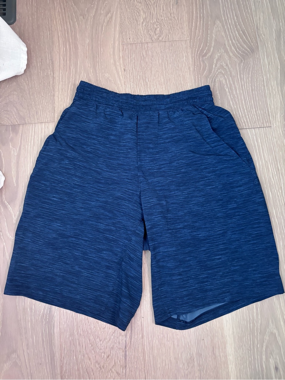 Lululemon Athletic man Shorts XS